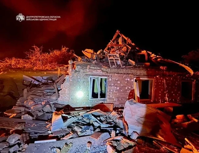 Удар КАБами по Дніпру 19 жовтня: пошкоджено приватні будинки, постраждала жінка