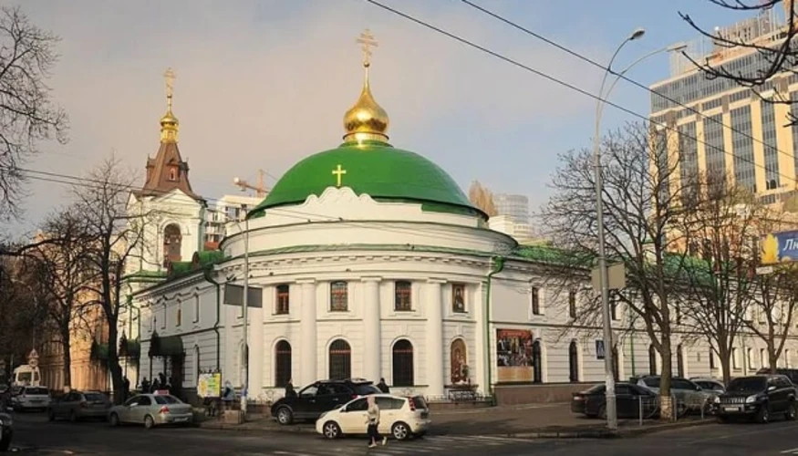 У Києві 22 жовтня уламки пошкодили Введенський монастир УПЦ, поранено двоє парафіян